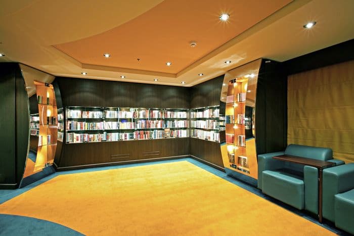 MSC Cruises MSC Fantasia Library 0.jpg